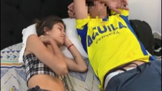 Andrea1010 - Sexo no planificado - Mientras comparto la cama con mi hermanastra HISTORIA COMPLETA