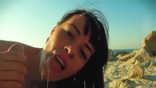 Natalie Flowers - Risky Public Blowjob on the Beach travel Diaries Pt1