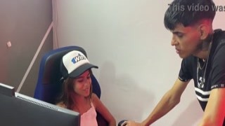 Andrea1010 - Sexi hermanastra le gusta comerse mi polla entera le encanta que me la folle en 4