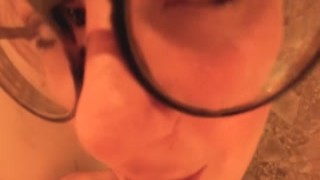Sara Bell - Wet Shower in 4K