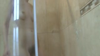 WeAreHairy - Tiffanny - shower