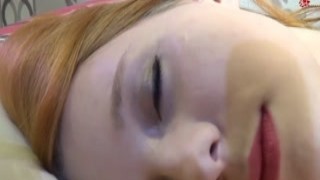 Redheads extrem feuchtes Erlebnis mit Lara-Shy