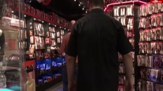 Skandal !! Ao PUBLIC im Sexshop mit Natalie_Hot 2