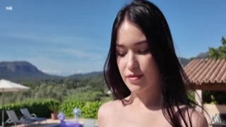 Watch4Beauty - Wikki Kee - I Love To Watch Myself Backstage