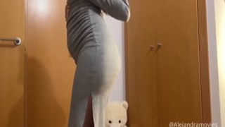 Alejandramoviess - Sexo Con Mi Amigo El Soltero , Follando Estilo Perrito
