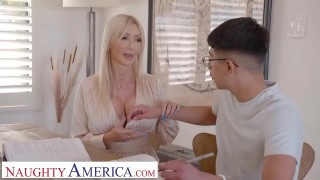 Ionie Luvcoxx gives deepthroat blowjob and obtains fucke dog style