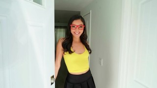 Searing hot Eastern sexpot offers her man one hell of a blowjob