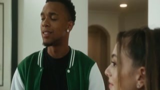 Coach helps teen cover up her pregnancy