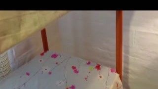 Latin Queen - Le hago una mamada a un desconocido en el hostel después de una fiesta