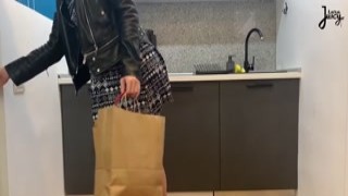 LaraJuicy - Too Horny to Cook - Hot Babe Plays With Big Pussy Lips and Squirts