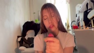 Young employee fucks extended twat of curvy woman boss Alura Jenson