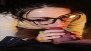 Delicious busty latina masturbating (1440)