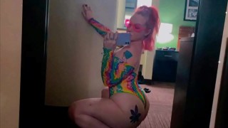 Raunchy chicks and randy bi-sexual guys appreciate eating delicious gooey sperm