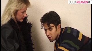 Spermasuechtige Deutsche Milfs - Hot girl sucks a hue cock then takes it all in her tight pussy