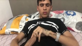 Andrea1010 - Mi pequena hermanastra me pega la mejor mamada de mi vida - porno en espanol