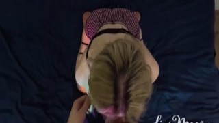 Livv Moore - Utrolig Sløjt Blowjob Med Et Cumshot