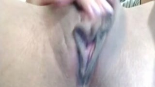 Puffy Pussy Babe Has a Delicious Orgasm