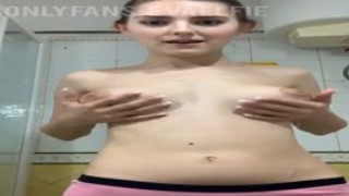 Significant dick stretched anal hole of rowdy teen Quinn Wilde and loads it with cum