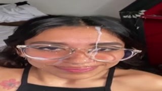 Yaresita Small - Mariana, a TU Esposo Le Gusta que Le Orine En La Polla