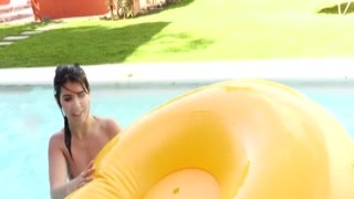 Lady Dee - Pee All The Time in HD