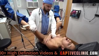 Two sizzling white lesbians consume each various other&#39;&#39; s cunts
