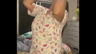 Terrific blowlerina Jackie Ashe wan na get her damp pussy fingered on rear seats of the cars and truck
