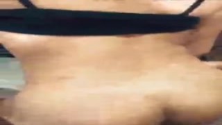 With an extra bounce in my step, I walked into the lingerie store in El-Mansheya